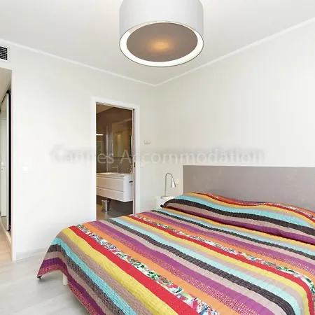Louis 2 Apartment